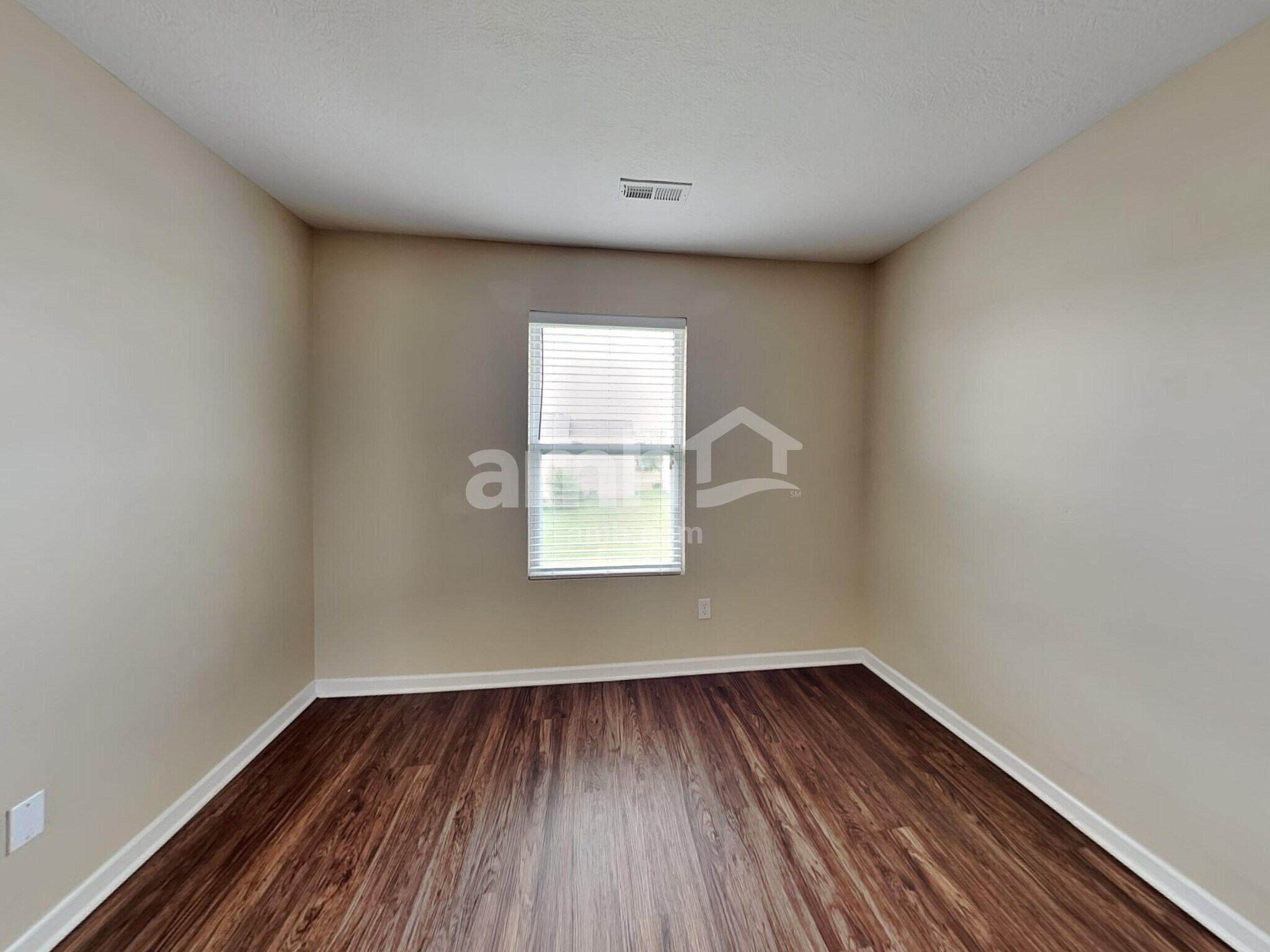 Building Photo - 1245 Cloverview St