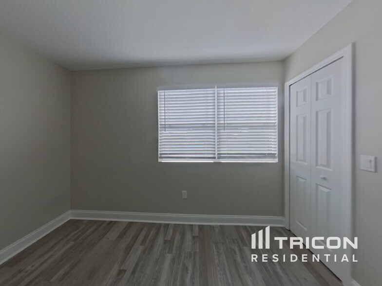 Building Photo - 405 Grassy Key Way