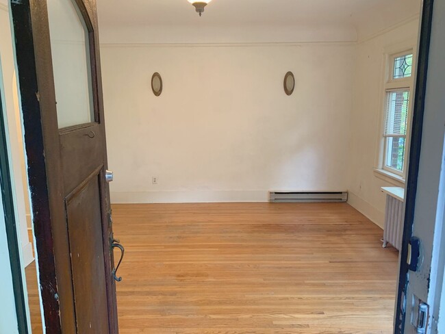 Primary Photo - SEA 833-835 34th Ave/ 3329-3331 E Marion St