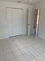 Building Photo - 4915 Weymouth St