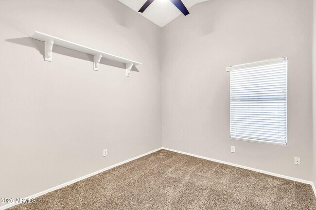 Building Photo - 1113 E Betsy Ln