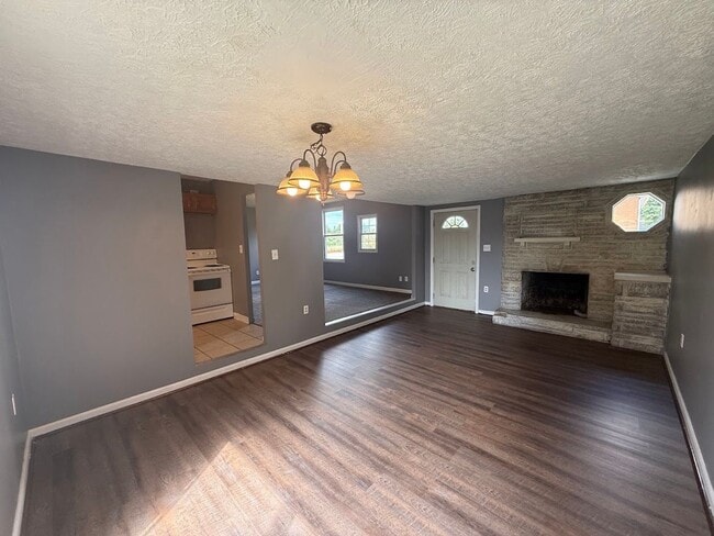 Building Photo - 638 Clifford Ave