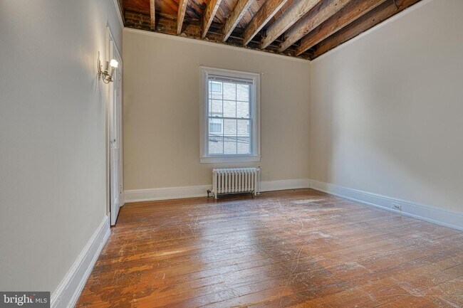Building Photo - 101 W 39th St
