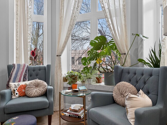 Building Photo - 2451 N Albany Ave