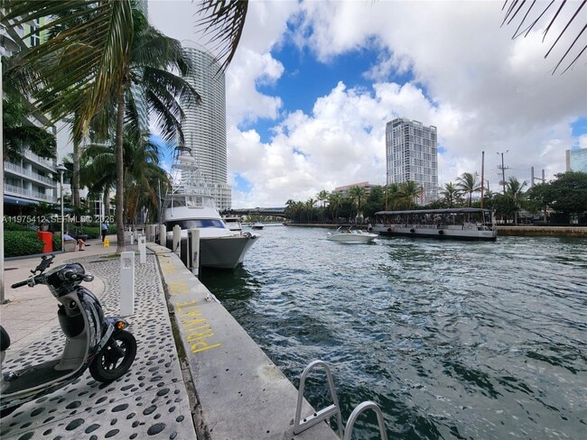 Building Photo - 690 SW 1st Ct