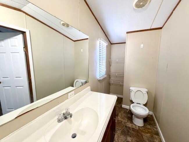 Building Photo - 136 Burkhart Ln