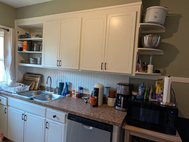 Building Photo - Charming 3BR in Victory Memorial with Fenced Yard & Garage