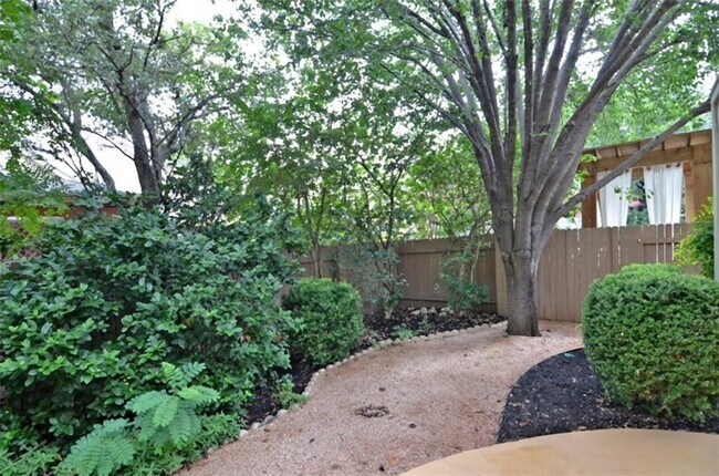 Building Photo - 15024 Galena Dr