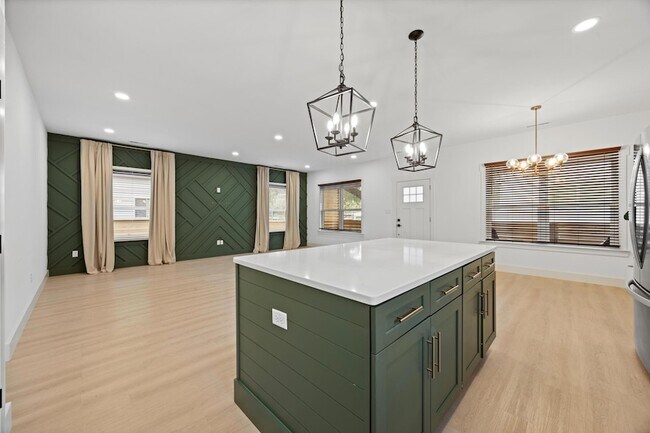 Building Photo - 2505 Vance Ave