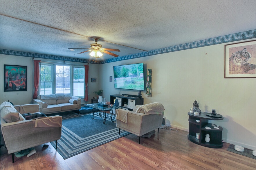 Building Photo - 67 Maryland Rd