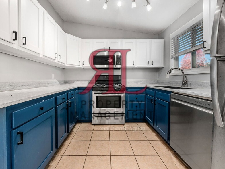 Building Photo - 3102 Elmreeb Dr