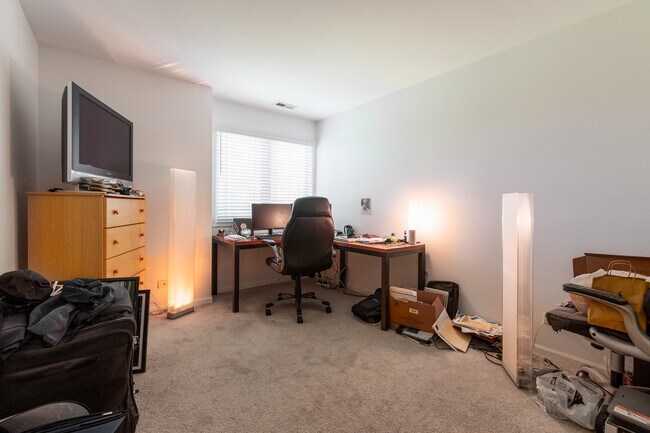 Building Photo - 152 Finstad Dr