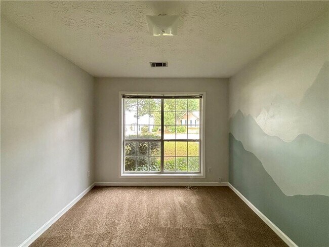 Building Photo - 2900 Camelot Woods Dr NW