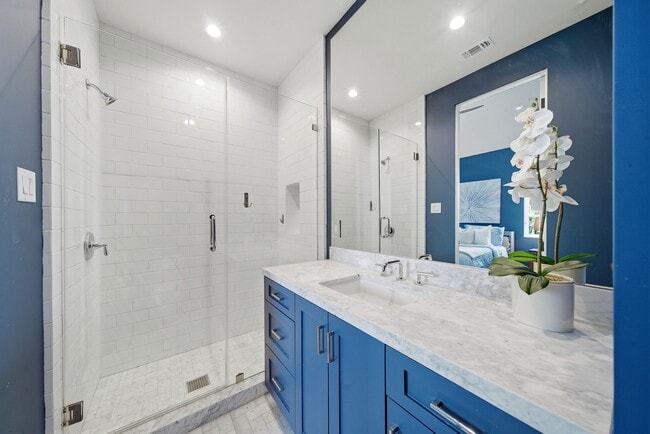 Building Photo - 2615 Yupon St