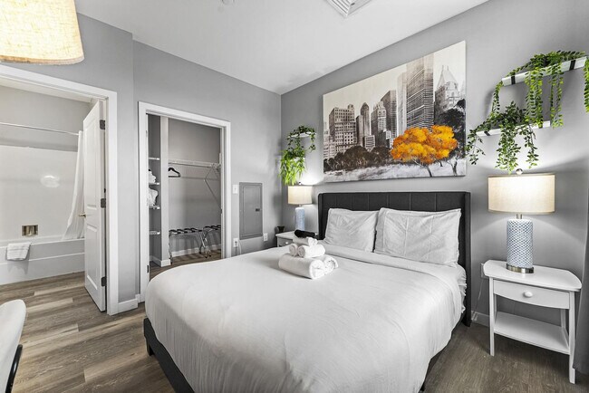 Building Photo - 95 Broadway-SI ID1240304P