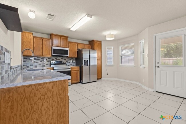 Building Photo - 4703 Stonehaven Dr