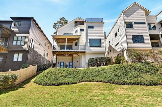 Building Photo - 2985 Lookout Pl NE