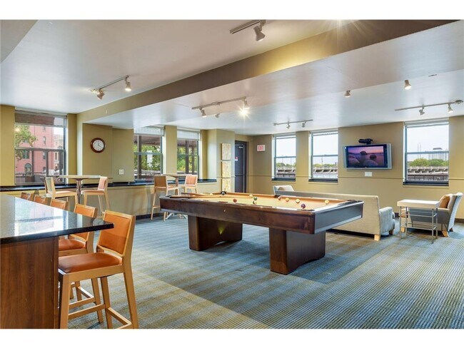 Building Photo - 401 S 1st St