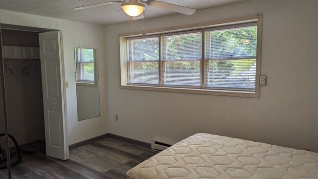 Building Photo - Charming 1 Bedroom Apartment located in beautiful Sylva NC $950 a month-available July 1st