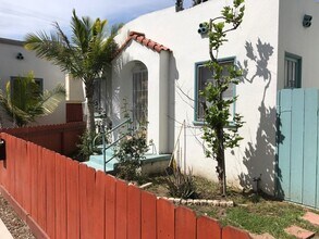 Building Photo - South Park Cottage-1BR 1BA-Freshley Painte...