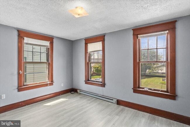 Building Photo - 131 Hanover Rd