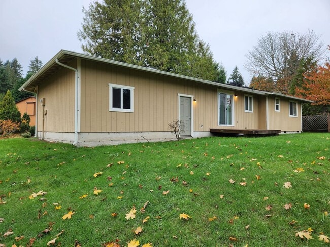 Building Photo - 3 Bedroom Rambler