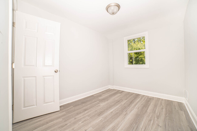 Building Photo - 7701 Paddock Way