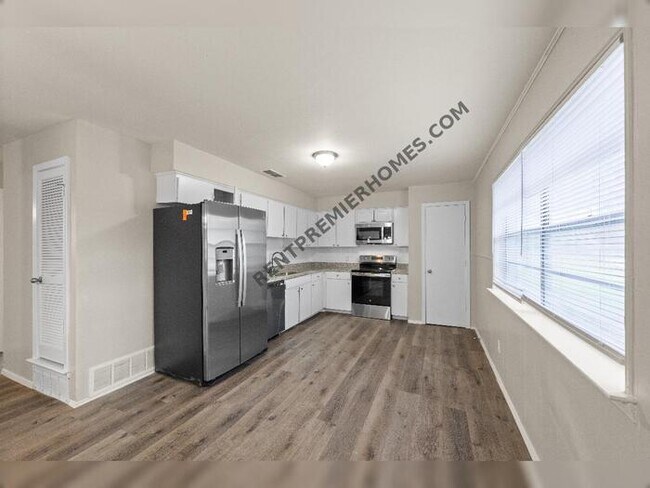 Building Photo - 2510 S Fielder Rd