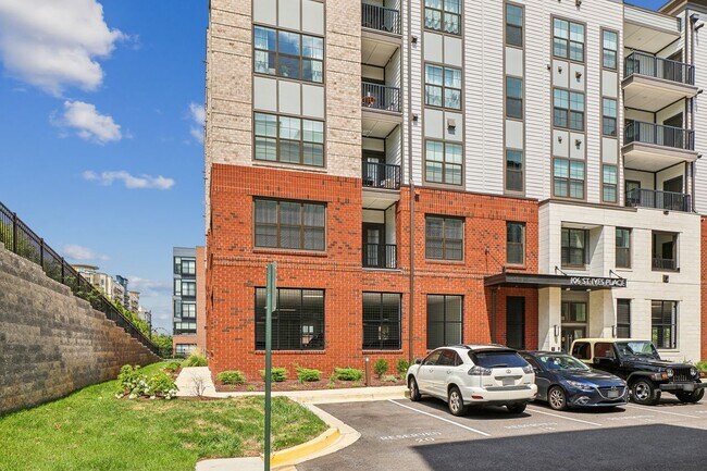 Building Photo - 106 Saint Ives Pl