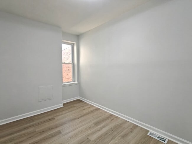 Building Photo - 273 S Cecil St