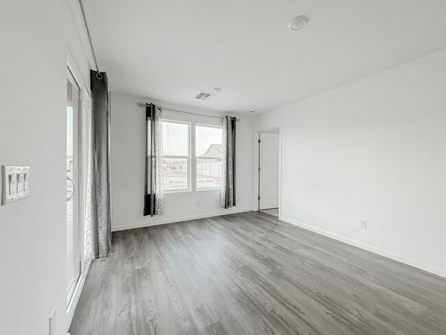 Building Photo - 8693 W Valdez Dr