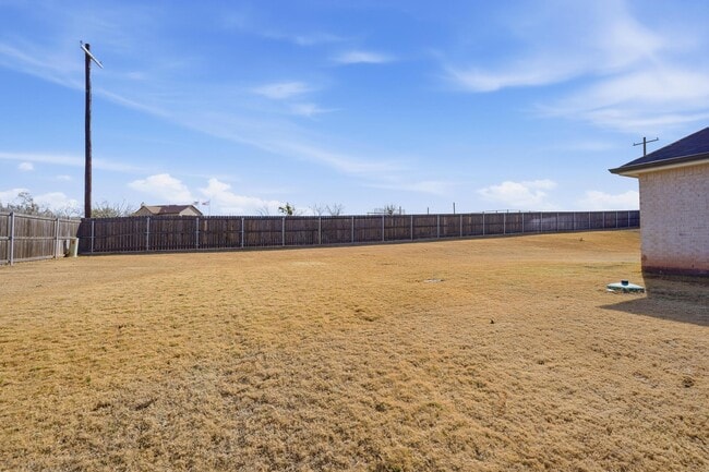 Building Photo - 143 Boeing Ln