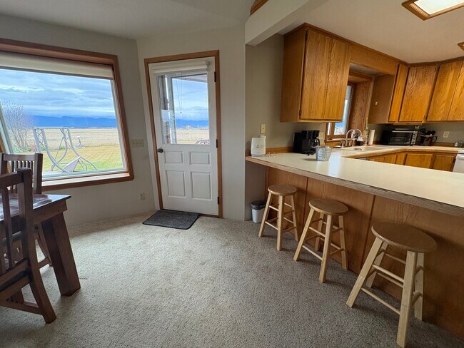 Building Photo - 391 N Somers Rd