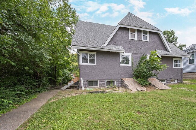 Building Photo - 639 Probasco St