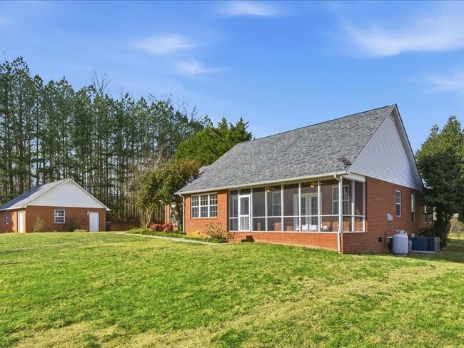 Building Photo - 5320 Baumgardner Rd