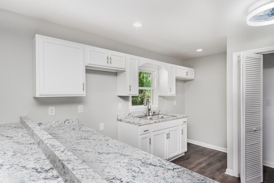 Building Photo - 4133 Churchman Ave