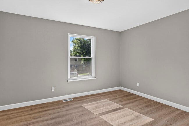 Building Photo - 2209 Campus Dr