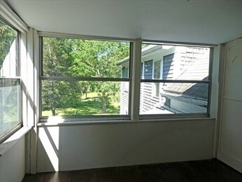 Building Photo - 231 Pleasant St