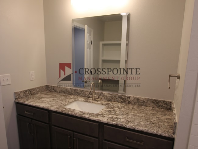 Building Photo - Available! 2 Bedroom, 2.5 Bathroom, 1 Car Garage