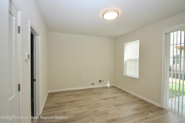 Building Photo - 1206 Arose Ln