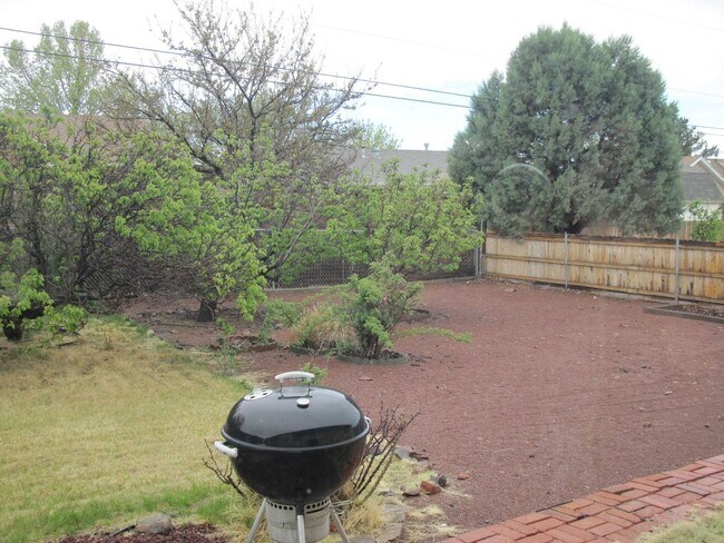 Building Photo - 3 BR, 2 BA, one car garage