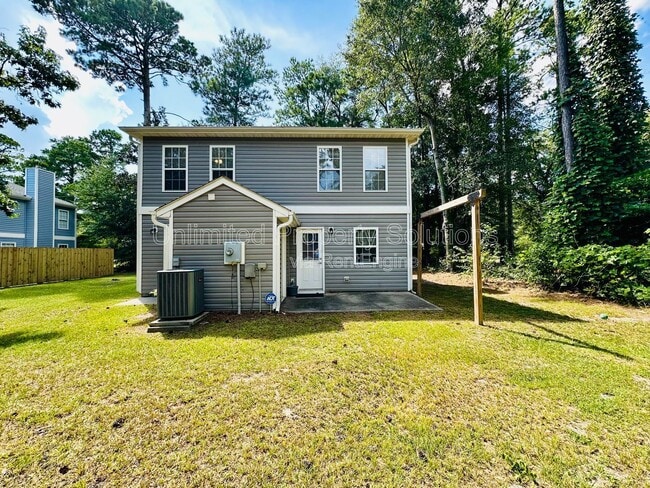 Building Photo - 811 Bonham Ave