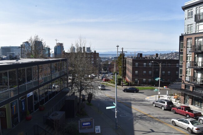 Building Photo - Capitol Hill 1BR/1BA with Stunning City Views