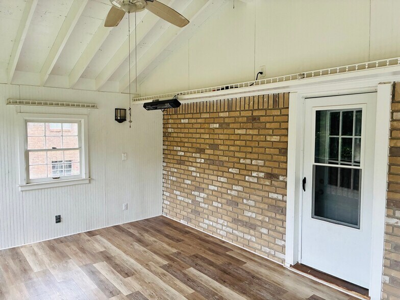 Building Photo - 3925 Chicamauga Dr