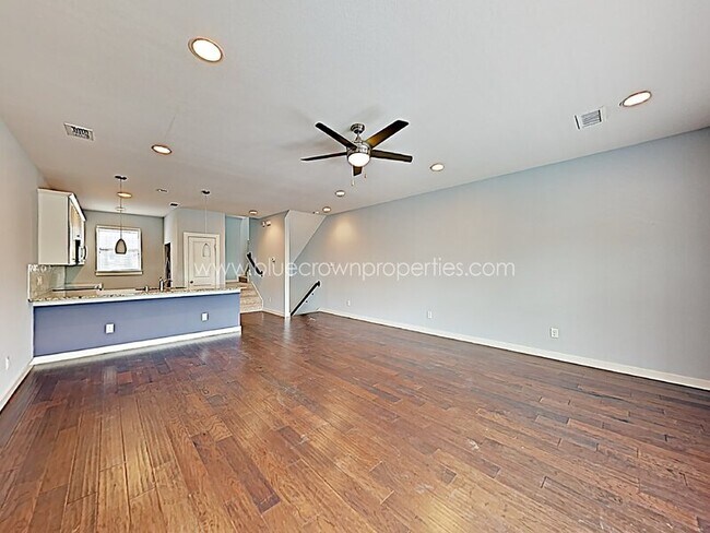 Building Photo - 5903 Lindell Ave