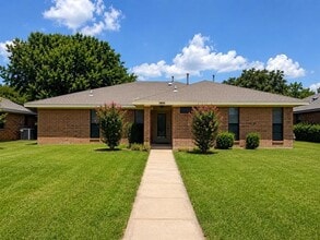 Building Photo - 7806 Williams Ave