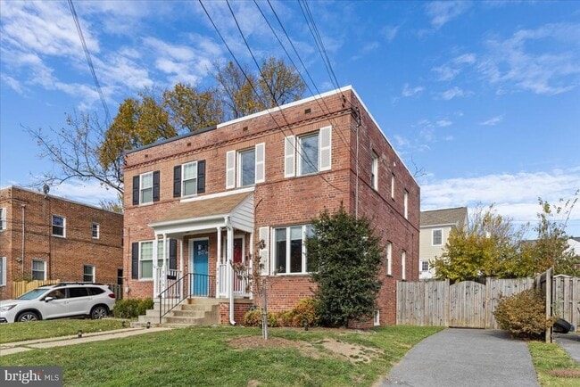 Building Photo - 3117 13th Rd S