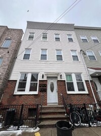 Building Photo - 107 Magazine St