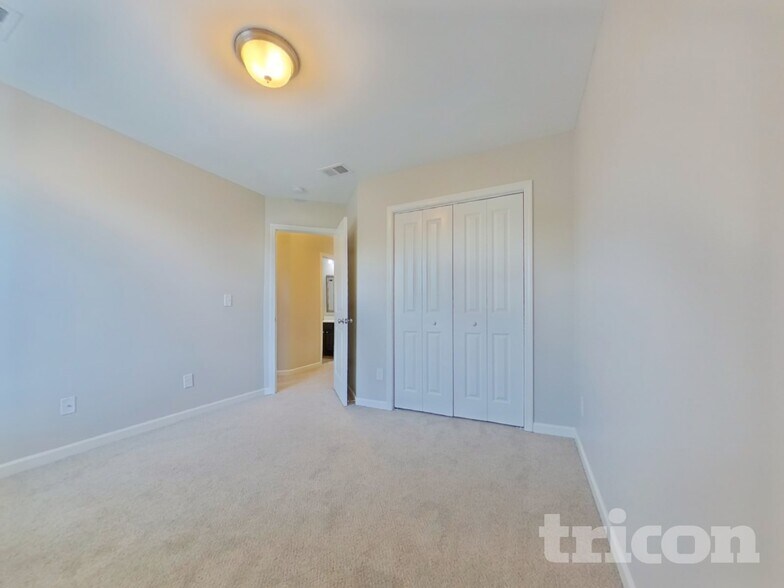 Building Photo - 409 Eastfair Dr