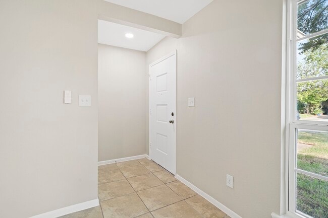 Building Photo - 11567 Willwood Dr